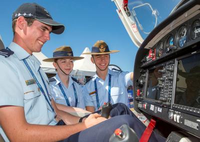 Cadets (AAFC) admire the cockpit of the new Diamond DA40 NG